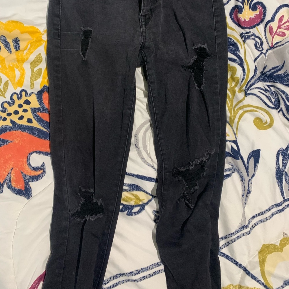 Black stressed jeans